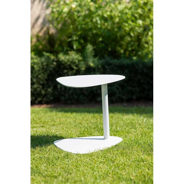 Monica Outdoor side table - Lasting Durability