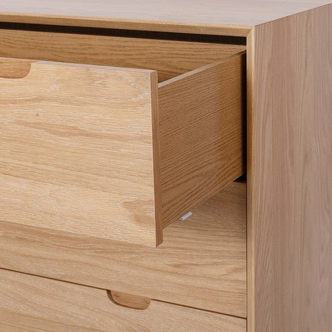 Oslo Chest 4 Drawers - Crafted in Oak - Image 4